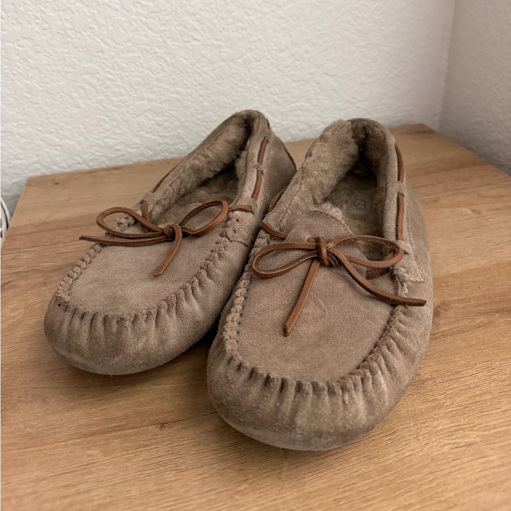 MUGG Dakota Moccasin Slippers Womens